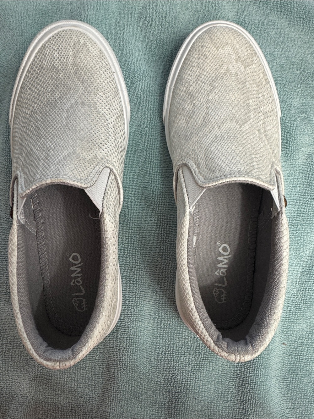Lamo women’s Slip-On Loafers in Light Gray